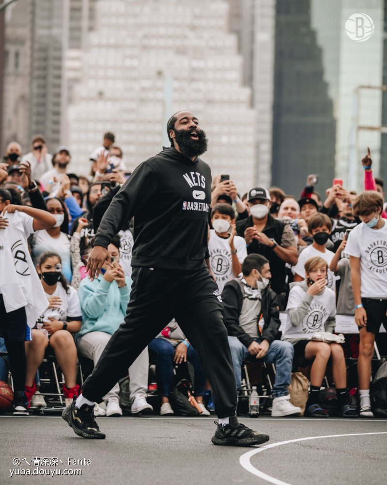 乐鱼app-黑岛玲衣在默片解说员中的经典台词